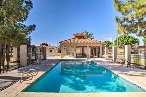 Sun-soaked Mesa Townhome 18 Mi To Phoenix!