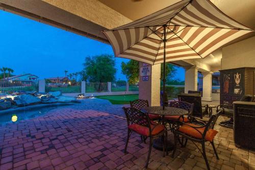 Grand Home With Private Pool On Foothills Golf Course