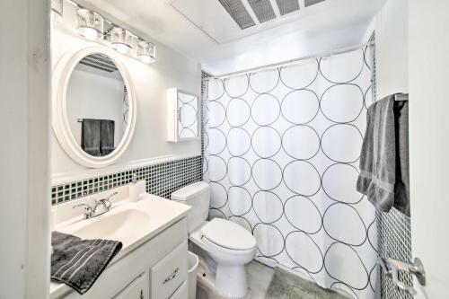 Modern City Condo Close To Downtown Phoenix!