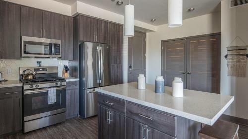 Apartamento Wanderjaunt - Chic Central Phoenix Apts