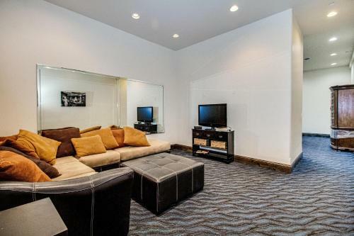 Scottsdale - 6303 N 33rd St