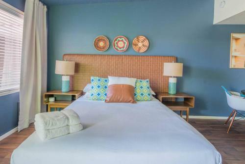 Wanderjaunt -- Classic Downtown Phoenix Apartments