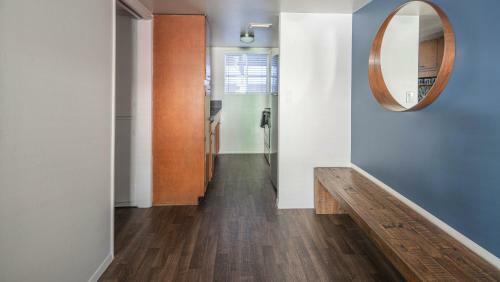 Wanderjaunt -- Classic Downtown Phoenix Apartments