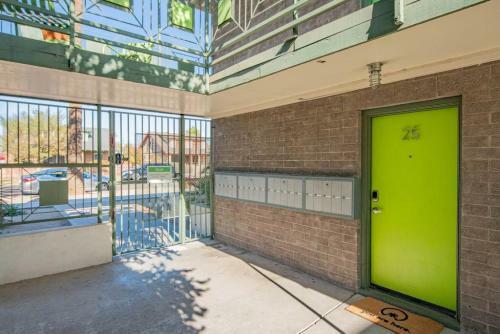Wanderjaunt -- Mid-century Downtown Phoenix Apartments