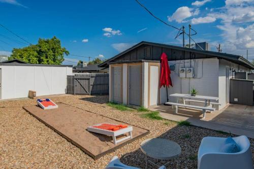 Sleek 2br Phoenix Townhome By Wanderjaunt