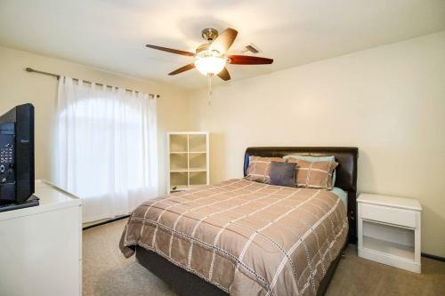 North Phoenix 6 Bdrm W Guest House And Htd Pool