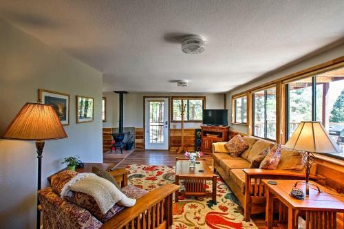 Prescott Forest Cabin With Deck, 9 Miles To Downtown!
