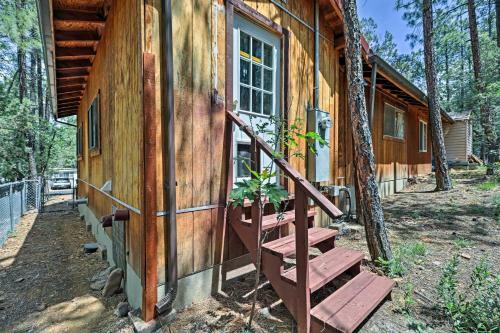 Cozy Lakeside Escape With Deck 4 Mi To Rainbow Lake