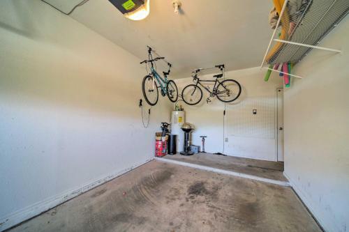 Phoenix Townhome With Pool Access, 13 Mi To Old Town!