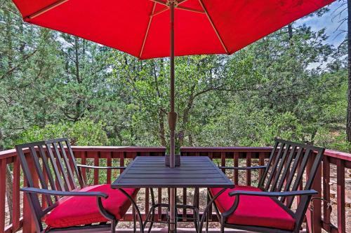 Strawberry And Pine Studio Cabin With Outdoor Oasis!