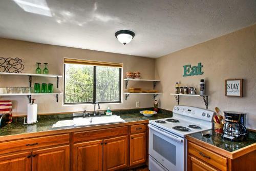 Spacious Cabin With Deck, Mtn Views, Fire Pit And Grill