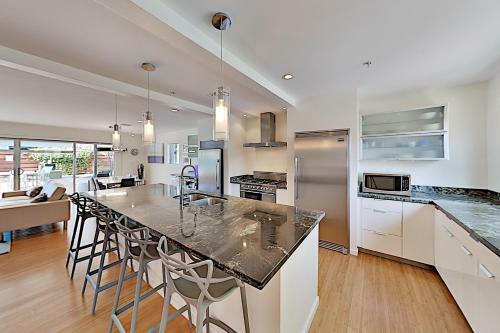Parkcrest Home With Pool & Firepit - Near Old Town! Home