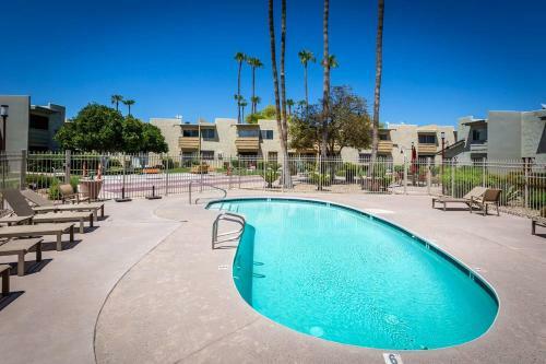 Updated Condo In A Old Town Scottsdale Location