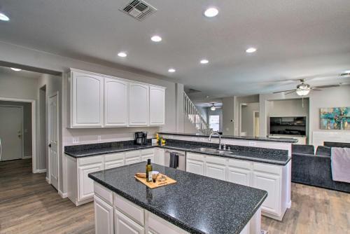 Spacious Desert Oasis With Pool And Game Room!