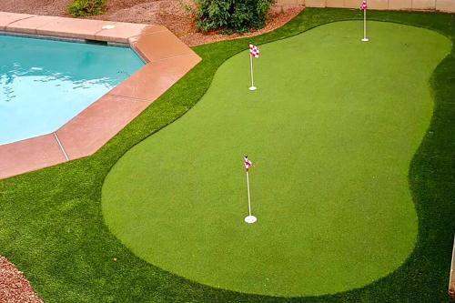 Spacious Desert Oasis With Pool And Game Room!