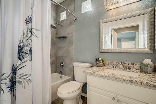 Uptown Simplicity - 3 Bedroom By Casago