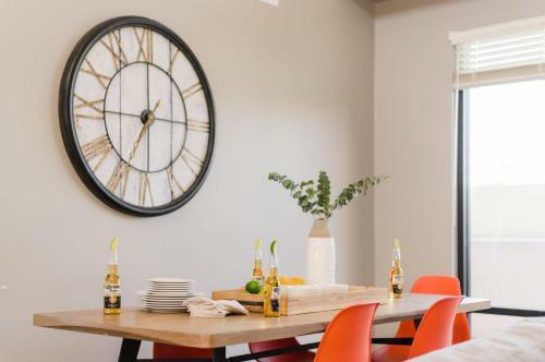 N 75th St #201 - Ivory I