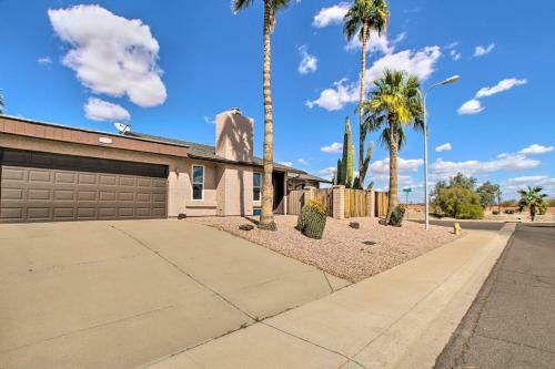 Scottsdale Retreat With Yard 4 Mi To Old Town!