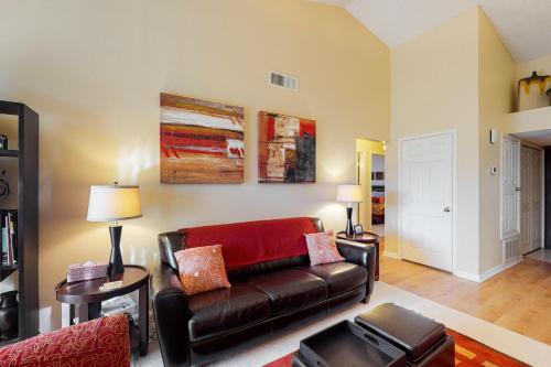 La Contessa Condo
