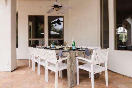 Farrier - Spectacular 7br Mediterranean-style Estate W Pool & Spa