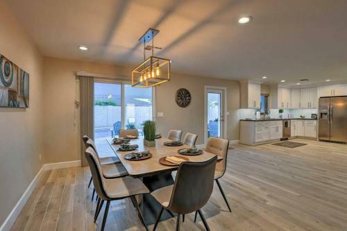Spacious Updated 4 Min To Old Town Pool