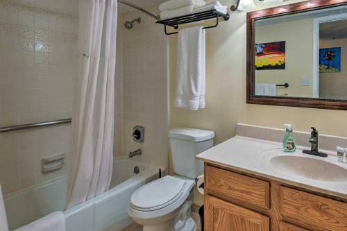 Cozy Condo With Balcony - Walk To Salt River Fields!