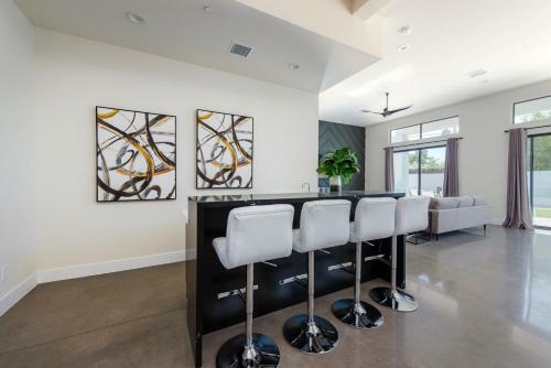 Scottsdale - 5036 N Scottsdale Road