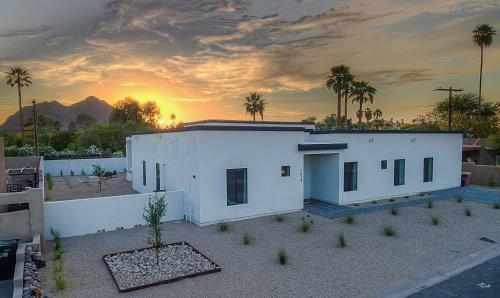 Scottsdale - 5036 N Scottsdale Road