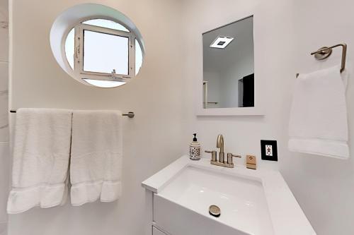 8115edge Home