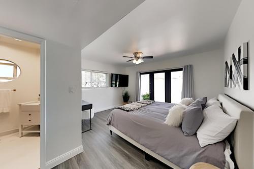 8115edge Home