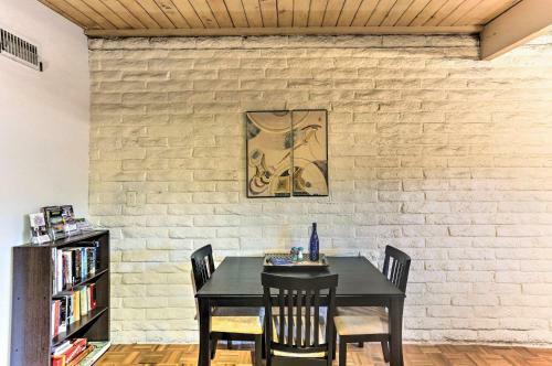 Unique Uptown Townhome With Spacious Yard And Fire Pit
