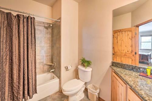 Updated Show Low Townhome With Balcony And Grill!