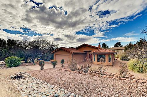 Thunder Mountain Home - Red Rock-view Deck Home