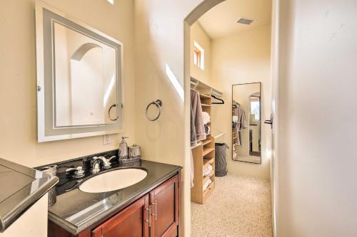 Spacious And Modern Sedona Abode With Fire Pit!