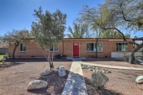 Family-friendly Escape Downtown Tucson 4 Mi!