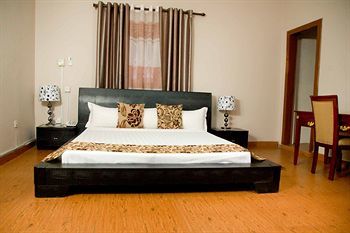 Luxe Suites Hotel