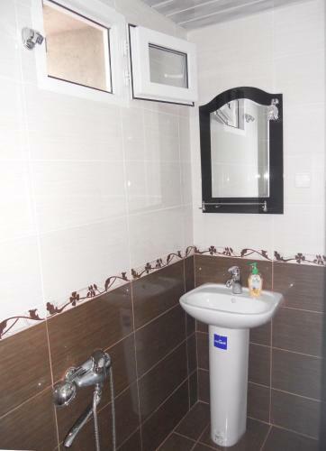 Hostal Guesthouse Lenjeri