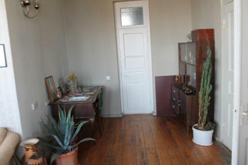 Hostal Tlt Guest House
