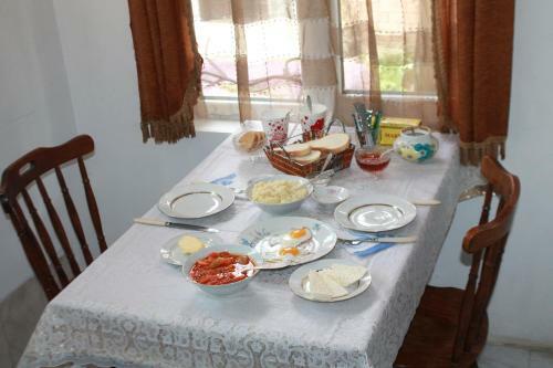 Hostal Tlt Guest House