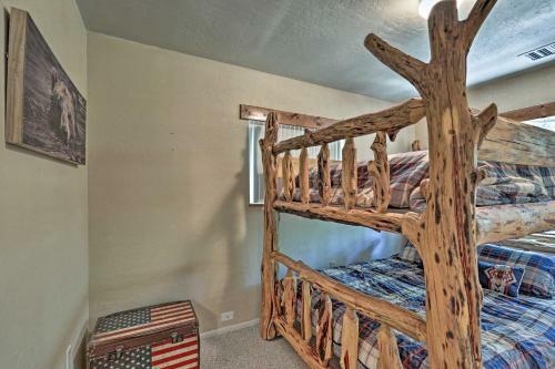Wooded Prescott Cabin With Private Deck And Grill!