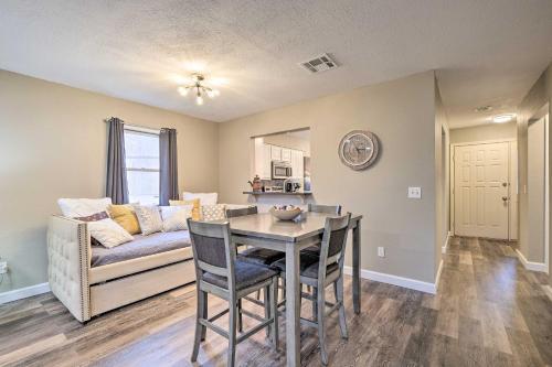 Stylish Bella Vista Getaway - Pet Friendly!