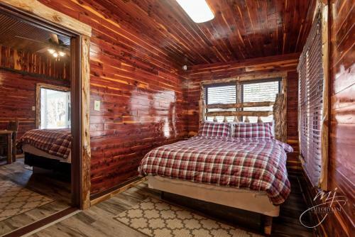 Hotel Log Cabin Inn