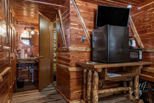 Hotel Log Cabin Inn