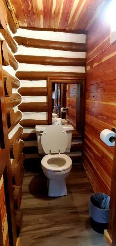 Hotel Log Cabin Inn