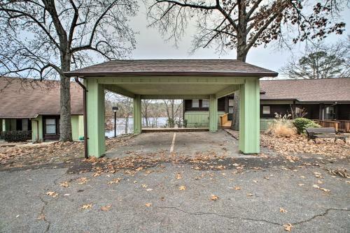 Renovated Lakefront Escape With Private Dock And Deck!