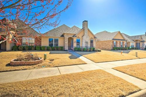 Upscale Pet-friendly Townhome Private Patio