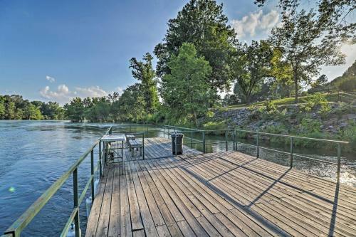 Heber Springs Retreat With Riverfront Patio And Dock!