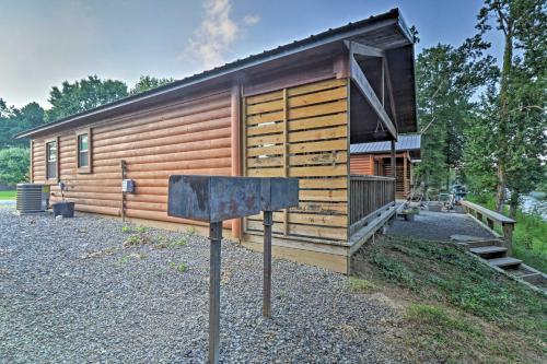 Heber Springs Retreat With Riverfront Patio And Dock!