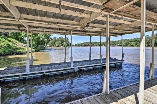Luxe Hot Springs Oasis On Lake With Private Dock