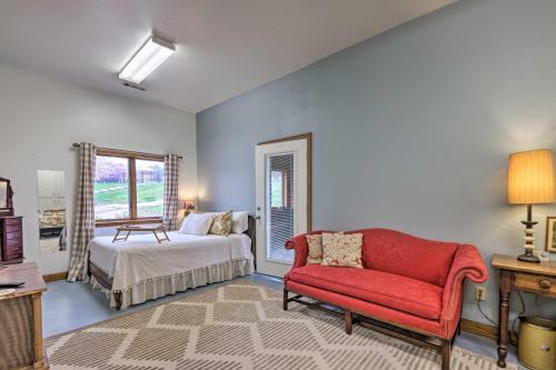 Peaceful Fayetteville Getaway - Pets Welcome!